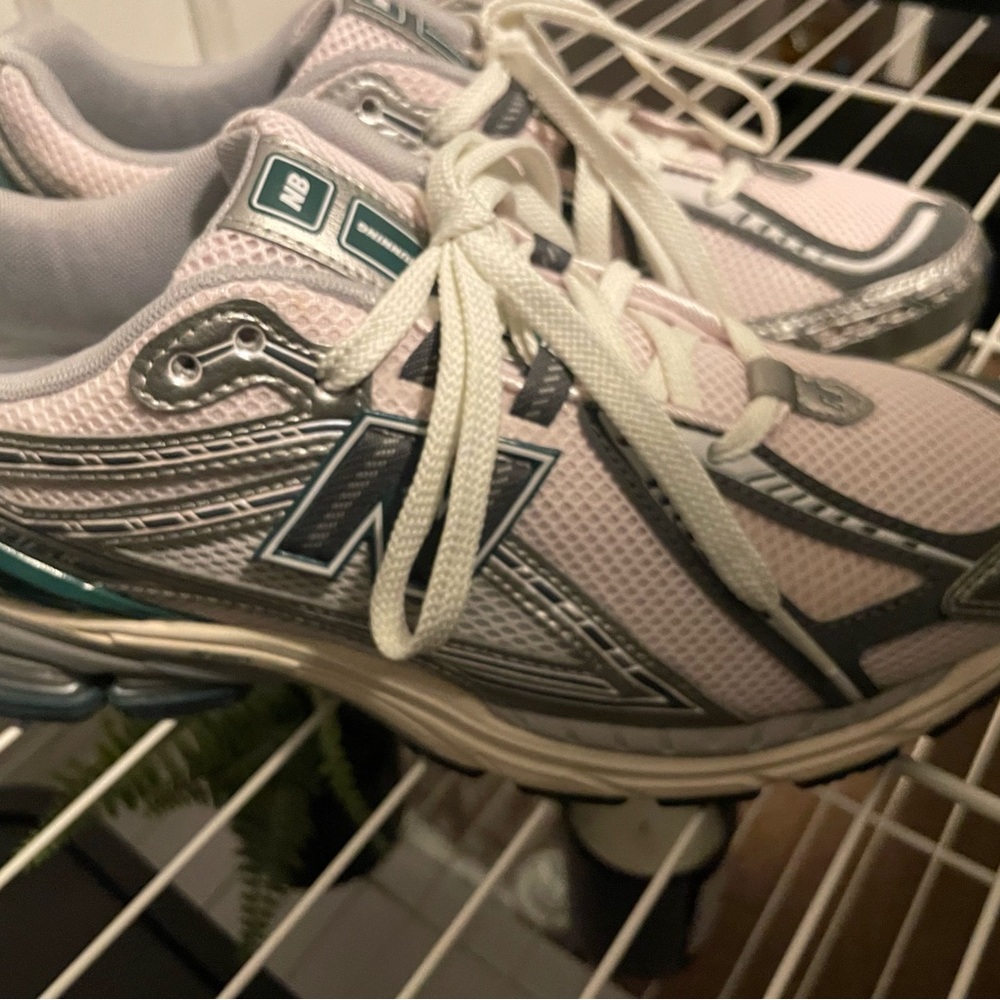 New Balance 1906R Sneakers